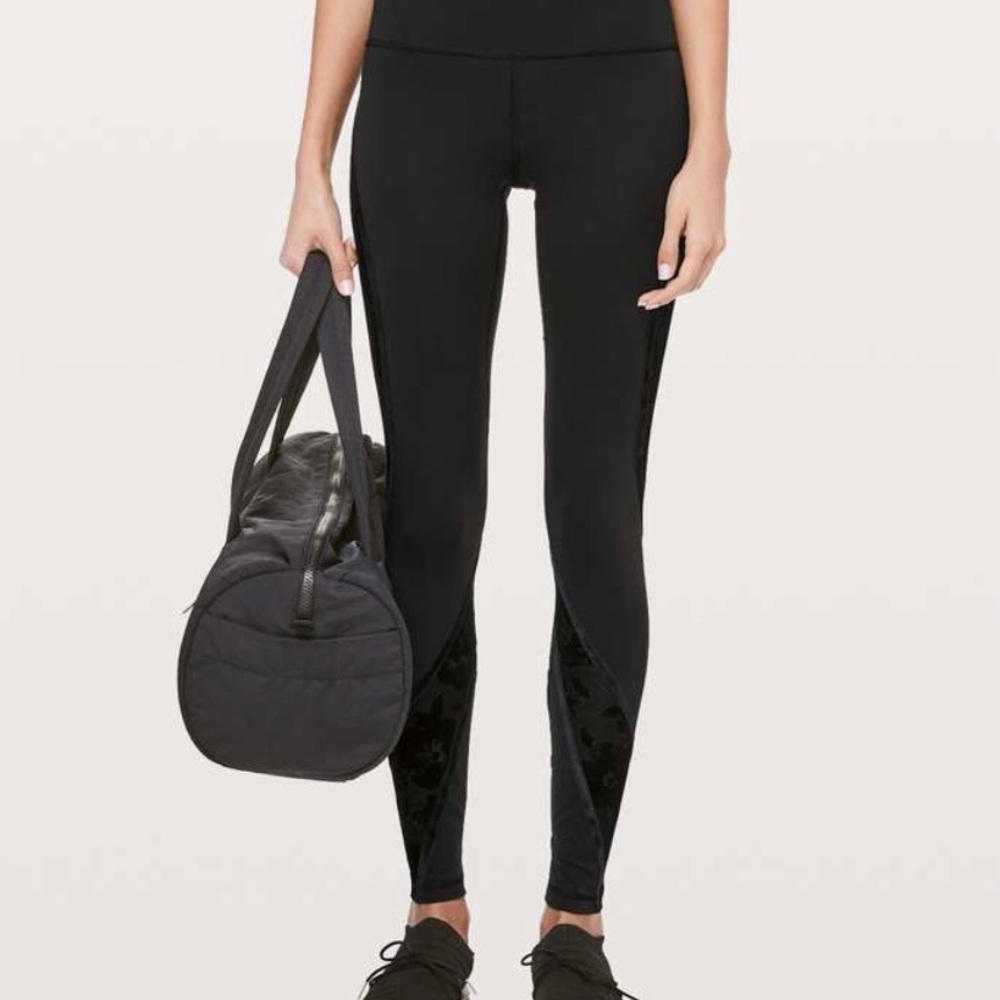 Lululemon Wunder Under Flocked Velvet 28” size 2